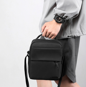 <span class=keywords><strong>Sac</strong></span> à <span class=keywords><strong>bandoulière</strong></span> élégant de haute qualité pour hommes Design décontracté à la mode avec logo personnalisé en nylon durable - Product Image 5
