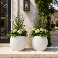Vases en fibre de verre sculptés durables et personnalisables pour l'extérieur, style nordique moderne, peints artistiquement, vente en gros
