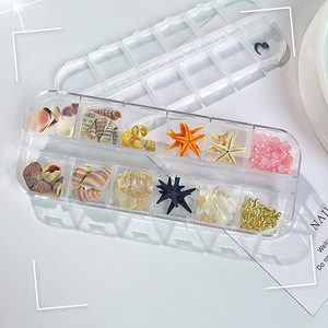 12 grilles de breloques pour ongles, motifs papillon, cœur et étoile, en alliage doré ajouré 3D, décorations pour nail art - Product Image 4