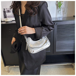 Sac sous les bras texturé minimaliste pour femmes Style coréen à la mode mode Niche Design chaîne femmes filles sac à bandoulière sous les bras - Product Image 2