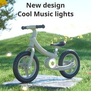 Bicicleta de Equilibrio para Niños de 12 Pulgadas con Luz, Sin Pedales, Ligera, Bicicleta de Entrenamiento para Niños Pequeños, Primera Bicicleta para Niños y Niñas de 2 a 5 Años - Product Image 5