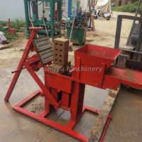 Offre spéciale Machine à briques d'argile électrique compacte Gain de place Petite extrudeuse de blocs pour atelier