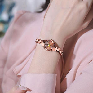 Reloj de Pulsera de Moda con Cuarzo, Esfera de Vidrio Revestido Analógico, Resistente al Agua, Luminoso, con Fecha, para Mujer, Caja de Aleación de 20 cm, Cierre Oculto de 10.5 mm - Product Image 2