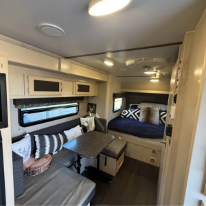 <span class=keywords><strong>Precio</strong></span> de Fábrica al por Mayor, Autocaravana Familiar Popular para Viajes, con Suspensión Independiente, Construcción de Acero, Diseño Impermeable - Product Image 4