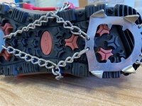 Crampons antidérapants à 13 dents pour équipement de plein air, en silicone, en acier inoxydable, pour le camping, la randonnée et l'escalade sur glace.