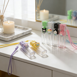 Mini flacon pulvérisateur portable à motif de dessin animé mignon avec cordon, rechargeable, pour étudiants, voyage, soins de la peau, eau et parfum - Product Image 5