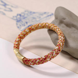 สร้อ<span class=keywords><strong>ย</strong></span>ข้อมือเกล็ดมังกรแบบถักมือไล่ระดับสีสร้อยข้อมือปลา KOI นำโชคสำหรับผู้ชา<span class=keywords><strong>ย</strong></span>ผู้หญิงราศีของขวัญเครื่องประดับปี - Product Image 2