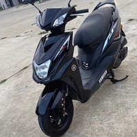 Yamaha Cygnus 125 pour les trajets urbains, moteur 125cc, vitesse maximale 61-80 km/h, carrosserie compacte, scooter d'occasion à essence
