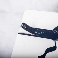 Boîte de rangement en carton ondulé en forme d'avion, fabriquée à partir de matériaux recyclés, avec fermeture éclair auto-adhésive facile à ouvrir et fonction d'ouverture facile