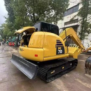 Vente Flash : Excavatrice d'occasion japonaise Komatsu PC-70MR de qualité supérieure disponible à la vente à un prix compétitif - Product Image 2