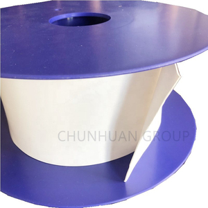 Alors que le ruban expansé en matériau PTFE pur 100% de haute qualité