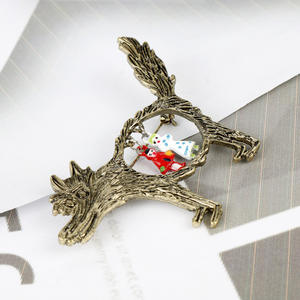 Mode mignon broches rétro exquis dessin animé grand méchant <span class=keywords><strong>loup</strong></span> <span class=keywords><strong>petit</strong></span> <span class=keywords><strong>chaperon</strong></span> <span class=keywords><strong>rouge</strong></span> mode bijoux broches - Product Image 3