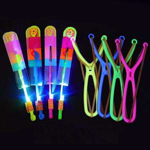 Tirachinas LED Luminoso para Niños, Juguete de Exterior con Flecha de Goma Voladora, Tirachinas con Luz, Juguete Volador de Bambú con Forma de Libélula - Product Image 4