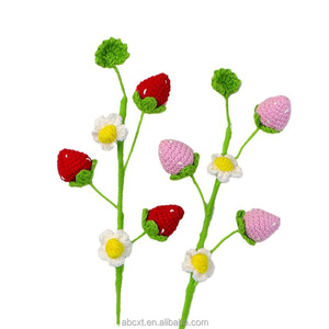 Orsetto di peluche fatto a mano all'uncinetto con adorabile bouquet di tulipani gialli, bouquet decorativo per Capodanno, bouquet da fiorista - Product Image 2