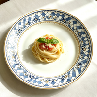 Assiette de service vintage en porcelaine fine, motif floral bleu et blanc, vaisselle élégante pour la maison, les mariages et les fêtes, support OEM ODM