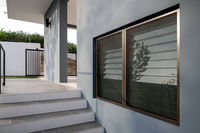 Volets en aluminium et verre de style européen haut de gamme, stores électriques sur mesure pour villas, appartements et projets hôteliers