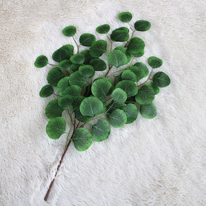 Hojas de Plantas Verdes Artificiales, Hojas de Eucalipto de Tres Puntas, Flores de Seda, Decoración de Pared Estilo Bosque, Duraderas, Alta Simulación - Product Image 3