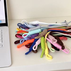 Porte-clés en macramé tressé en nylon fait main pour femmes, breloques de sac en corde style bohème, plusieurs couleurs pour décorations de sacs à main - Product Image 5
