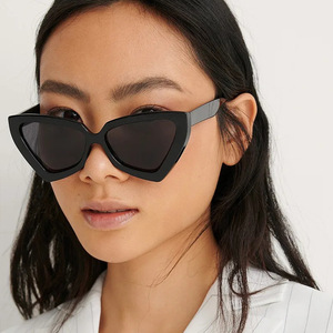 2025 <span class=keywords><strong>Lunettes</strong></span> <span class=keywords><strong>de</strong></span> <span class=keywords><strong>Soleil</strong></span> <span class=keywords><strong>de</strong></span> Luxe Oversize <span class=keywords><strong>Cat</strong></span> Eye Vintage pour Hommes et Femmes, Tendance Personnalisée, Nouveau Modèle Abordable - Product Image 3