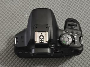 Offre Spéciale : Appareil Photo Numérique Canon <span class=keywords><strong>EOS</strong></span> <span class=keywords><strong>850D</strong></span> avec Objectif 18-135mm, Capteur CMOS APS-C 24.1MP, Vidéo 4K, Batterie au Lithium - Product Image 2