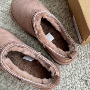 Botas de nieve de caña alta, botines cortos de lana con altura adicional para damas de baja estatura, ideales para el desplazamiento urbano, zapatos de algodón para mujer - Product Image 5