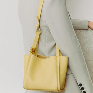 Sac à main en daim vintage populaire et relaxant, grande capacité, imperméable, mode estivale, idéal pour les trajets quotidiens et usage décontracté, modèle unique - Product Image 5