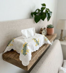 Boîte à mouchoirs rectangulaire en coton blanc 100% du Vietnam, broderie de jolies fleurs de mimosa, pour la décoration de la maison, de l'hôtel et de la voiture - Product Image 2