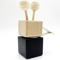 Bouteille de parfum pour voiture carrée givrée colorée vide de 8 ml, diffuseur de parfum pour voiture avec clip de ventilation