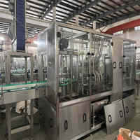 Machine de remplissage automatique de liquides linéaire électrique de 5 litres pour bouteilles PET de 5L à 10L dans la ligne de production chimique et de produits manufacturés