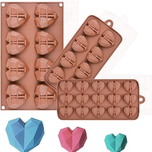 Molde de Silicona para Dulces y Chocolate con Forma de Corazón de Diamante, 8 y 15 Cavidades - Product Image 6