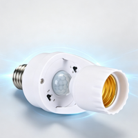 Support de lampe en plastique à capteur infrarouge, support de lampe à induction intelligente, base à vis E27, prise de commande de la lumière, pour salle de bain, garage, couloir, escalier