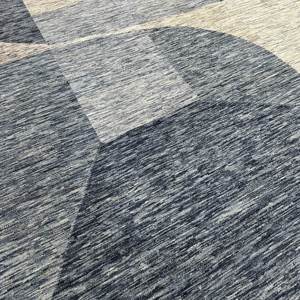 Tapis persan géométrique moderne en laine et soie noué à la main 8x10 pieds, bleu ardoise, gris, pour salon, avec envers en jute – Collection Rug Store - Product Image 5