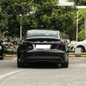 テスラモデル<span class=keywords><strong>3</strong></span>電気自動車601-700 km NEDCレンジ150-200kWモーター50-70kWhバッテリー - Product Image 5