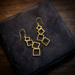 Pendientes de Diseño Moderno con Baño de Oro y Material de Latón para Fiestas y Regalos de Boda para Mujer - En Oferta - Product Image 2