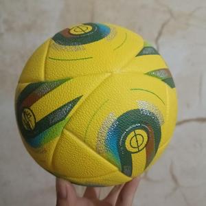 Nouveau Ballon de Football Sans Couture Thermocollé 2025 en PU, Idéal pour l'Entraînement et la Compétition de Basketball - Product Image 4