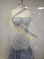Robes de bal sirène de luxe Ocstrade 2026, sur mesure, ornées de perles, de strass argentés et de plumes, pour fabricants de vêtements