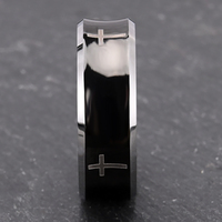 Vente en gros de bague croix catholique en carbure de tungstène de haute qualité au design unique pour hommes bagues croix homme plaqué noir IP 8mm