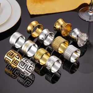 Anneaux <span class=keywords><strong>de</strong></span> <span class=keywords><strong>serviette</strong></span> en métal <span class=keywords><strong>de</strong></span> luxe personnalisés pour la décoration <span class=keywords><strong>de</strong></span> <span class=keywords><strong>table</strong></span> <span class=keywords><strong>de</strong></span> mariage personnalisée en petit lot - Product Image 4