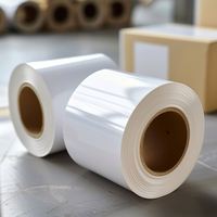 Étiquette auto-adhésive en PET 50U blanc UV brillant étanche rouleau géant autocollant personnalisé pour imprimante à jet d'encre UV à usage cosmétique
