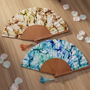 Abanico de Mano Plegable de Bambú y Madera con Impresión Personalizada de Alta Calidad, Abanico de Moda al por Mayor para Regalos Empresariales - Product Image 1