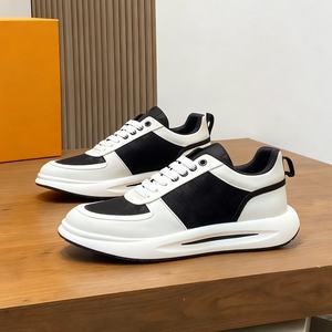 Chaussures de marche et de skate de luxe de marque originale, haute qualité, empeigne en mesh, fermeture à lacets, chaussures de sport classiques pour hommes avec amorti - Product Image 1