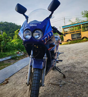 Motocicleta Yamaha TZR150, Estilo Divino: Combinación de Colores Azul y Rojo Súper Geniales, Pintura Original en Todo el Vehículo