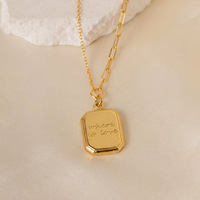 Pendentif Carré Minimaliste Mystique avec Lettres, Plaqué Or 18K, en Acier Inoxydable, Collier Femme Bambou Inaltérable, Bijoux en Gros