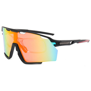 Nuevas <span class=keywords><strong>Gafas</strong></span> <span class=keywords><strong>de</strong></span> Sol Deportivas Unisex Coloridas <span class=keywords><strong>de</strong></span> <span class=keywords><strong>Amazon</strong></span>, Polarizadas con Protección UV400 para <span class=keywords><strong>Ciclismo</strong></span> y Conducción - Product Image 2