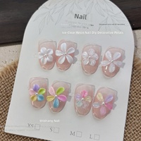 TSZS 100 pièces/sac Breloques 3D en résine colorées en forme de pétale pour ongles, accessoires de pose d'ongles transparents effet glace en forme de fleur, vente en gros