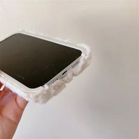 Coque de téléphone à fourrure chaude couleur bonbon pour iPhone 12 13 14 Pro Max 15 Pro Max 15 Plus Protection d'objectif de caméra coque arrière souple en TPU