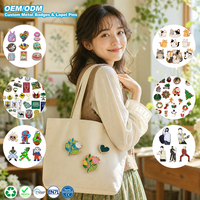 Großhandel Benutzerdefiniertes Logo 2D Emaille Anstecknadel Zinklegierung Cartoon Blumen Pflanzen Metall Abzeichen Brosche für Souvenir Geschenk