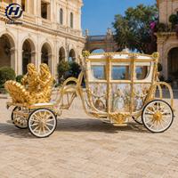 Calèche de mariage électrique royale avec décorations de figurines dorées jumelées pour hôtels, zones scéniques et services de transport événementiel
