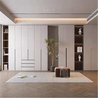 Armoire de luxe en bois massif personnalisée pour chambre à coucher, avec protection anti-rayures, emballage export pour villas et hôtels