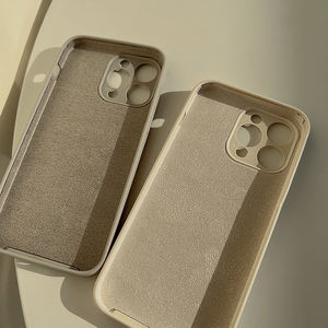 Venta al por mayor de funda de teléfono de silicona líquida para <span class=keywords><strong>iPhone</strong></span> <span class=keywords><strong>12</strong></span> 13 14 15 Pro Max funda protectora de silicona protección de cámara con microfibra - Product Image 2